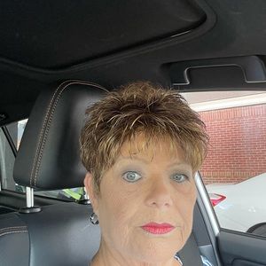 Meet your Posher, Deborah